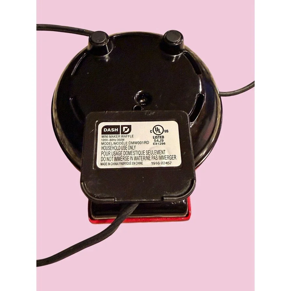 Dash DMW001RD Mini Waffle Maker 4 inch Red breakfast